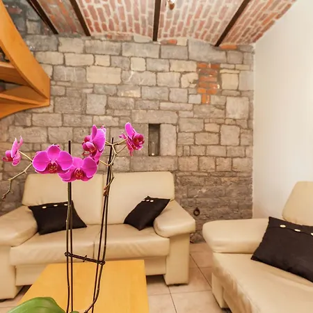Stunning Holiday In Tohogne With Terrace Prázdninový dům *